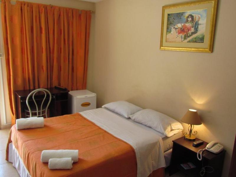 Hostal Casa Suiza Asuncion Exterior photo